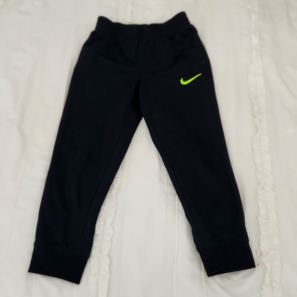NIKE kids Black Sweat Pants XS 3-4 years